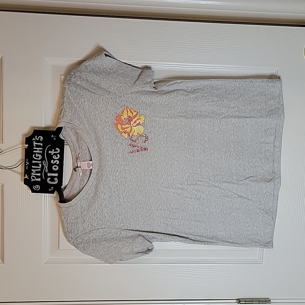 Victoria's Secret Graphic T-Shirt New Gray Medium Short Sleeve